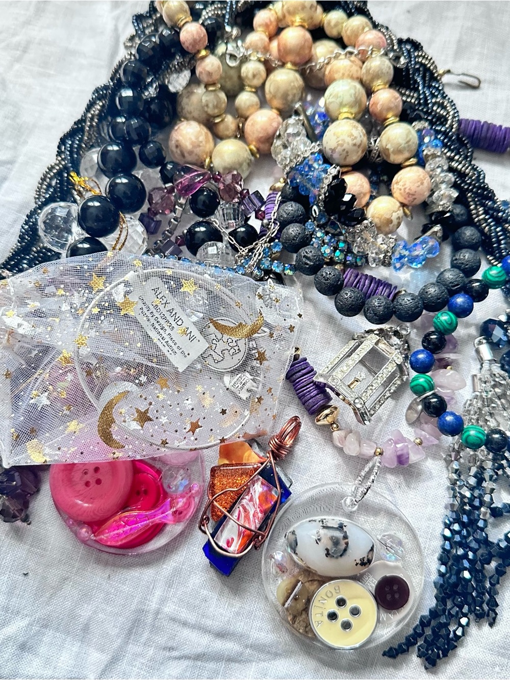 RANDOM JEWELRY LOT
GRAB BAG, MIXED JEWELRY 
Mixed 1-2 lbs, new, used & handmade